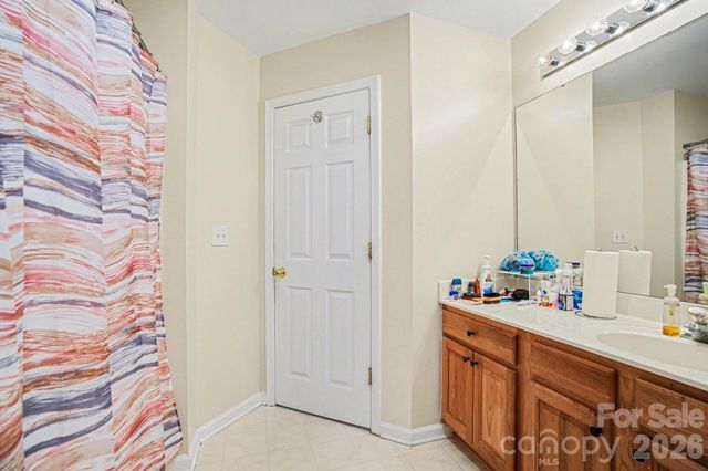 3915 Glenlea Commons Drive, Charlotte, NC 28216