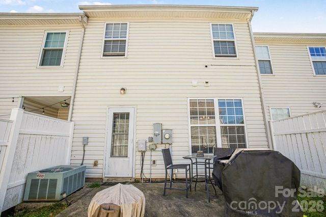 3915 Glenlea Commons Drive, Charlotte, NC 28216