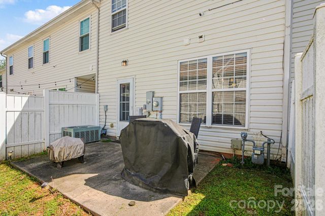 3915 Glenlea Commons Drive, Charlotte, NC 28216