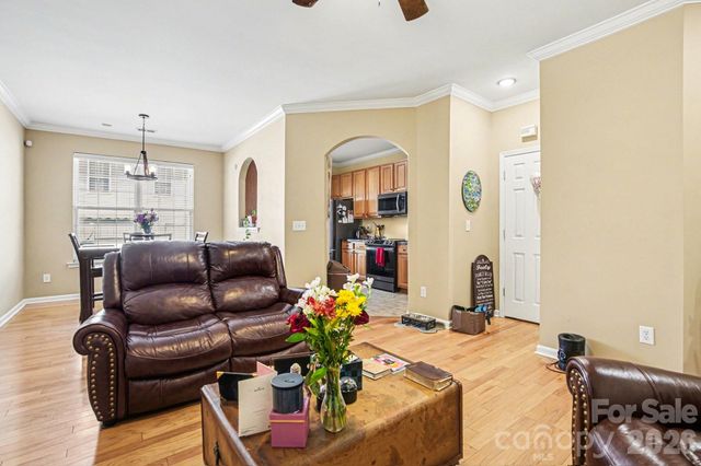 3915 Glenlea Commons Drive, Charlotte, NC 28216