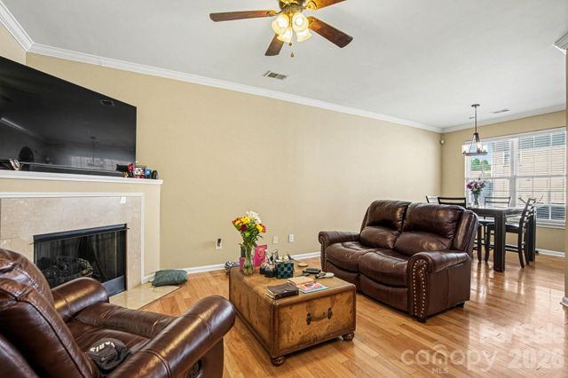 3915 Glenlea Commons Drive, Charlotte, NC 28216