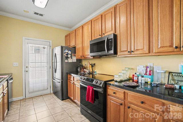 3915 Glenlea Commons Drive, Charlotte, NC 28216