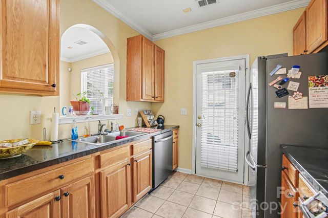 3915 Glenlea Commons Drive, Charlotte, NC 28216