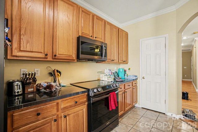 3915 Glenlea Commons Drive, Charlotte, NC 28216