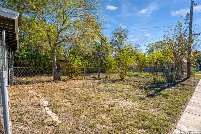 1538 Thorain, San Antonio, TX 78201