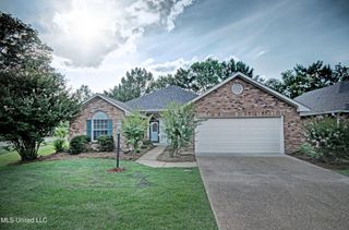200 S Twin Lakes, Clinton, MS 39056