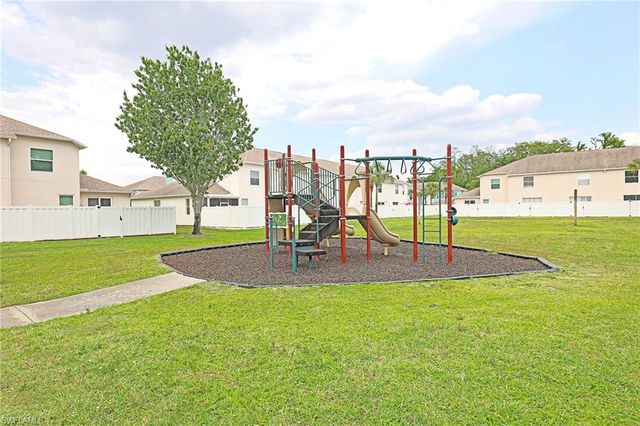 3629 Pine Oak CIR 102, Fort Myers, FL 33916