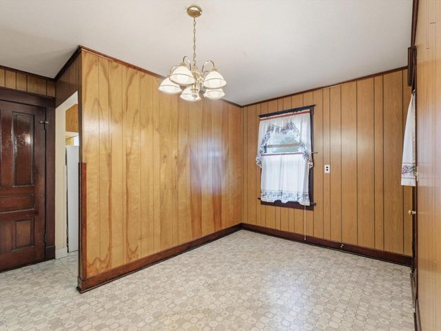 1209 S 11th STREET, Manitowoc, WI 54220