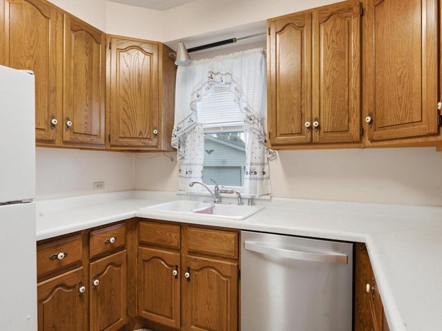 1209 S 11th STREET, Manitowoc, WI 54220