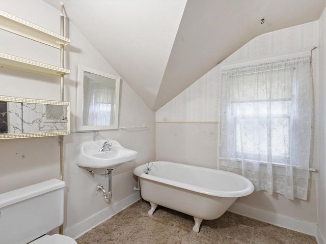 1209 S 11th STREET, Manitowoc, WI 54220