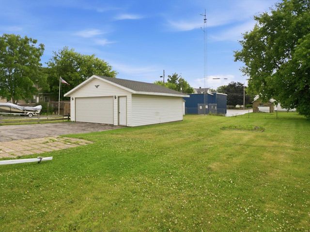 1209 S 11th STREET, Manitowoc, WI 54220
