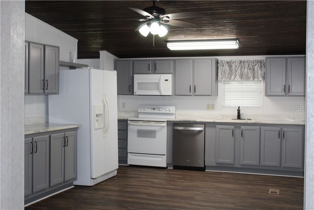 125 Lagarto Ferry, Mathis, TX 78368