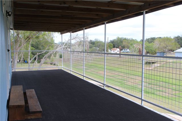 125 Lagarto Ferry, Mathis, TX 78368