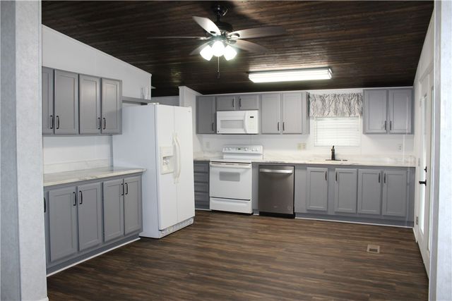 125 Lagarto Ferry, Mathis, TX 78368