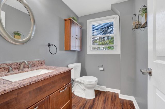 40 INDEPENDENCE DR, New Freedom, PA 17349
