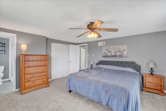 40 INDEPENDENCE DR, New Freedom, PA 17349