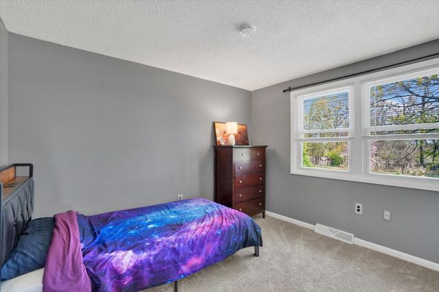 40 INDEPENDENCE DR, New Freedom, PA 17349