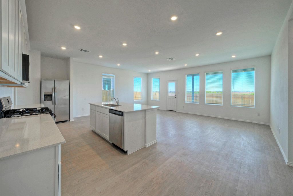 217 Twlight Breeze WAY, Hutto, TX 78634