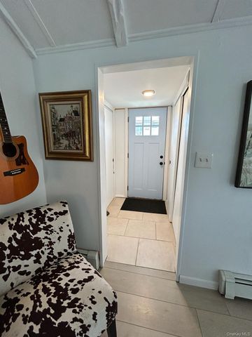 800 S 6th Street, Lindenhurst, NY 11757