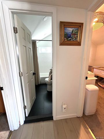 800 S 6th Street, Lindenhurst, NY 11757