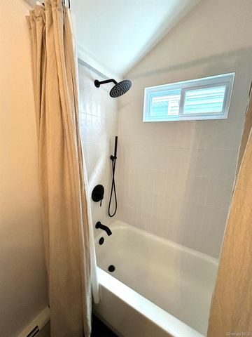 800 S 6th Street, Lindenhurst, NY 11757