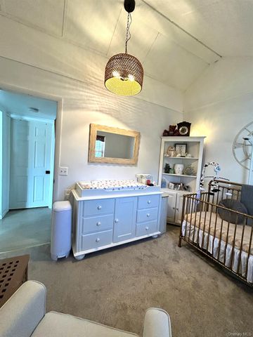 800 S 6th Street, Lindenhurst, NY 11757