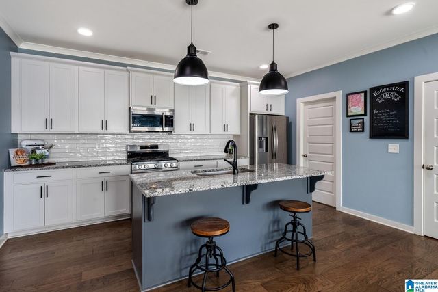 1037 UNALI LANE, Leeds, AL 35094