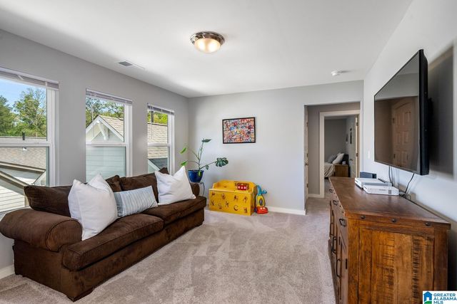 1037 UNALI LANE, Leeds, AL 35094