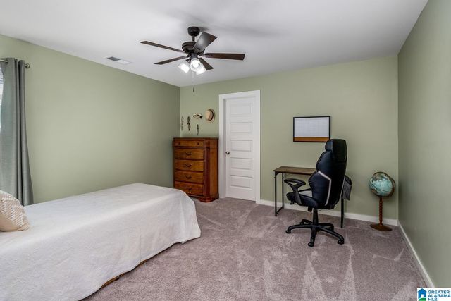 1037 UNALI LANE, Leeds, AL 35094