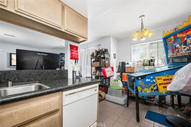 1030 Loma Avenue 107, Long Beach, CA 90804
