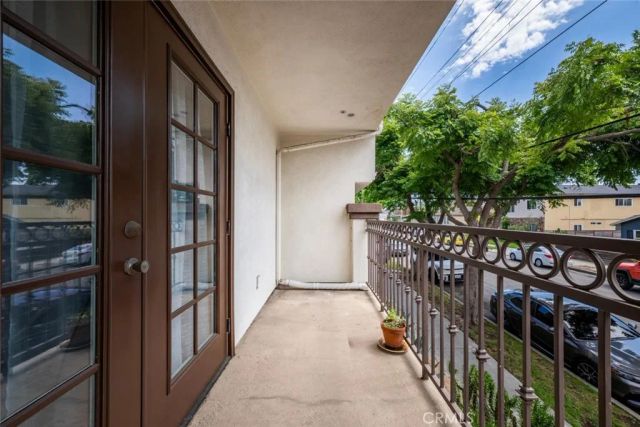 1030 Loma Avenue 107, Long Beach, CA 90804