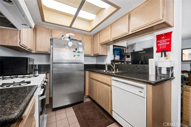 1030 Loma Avenue 107, Long Beach, CA 90804