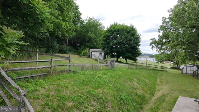 997 BUCK HEIGHTS RD, Quarryville, PA 17566