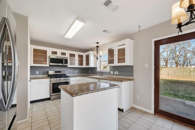 9205 Caddo Court, La Porte, TX 77571