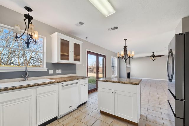 9205 Caddo Court, La Porte, TX 77571