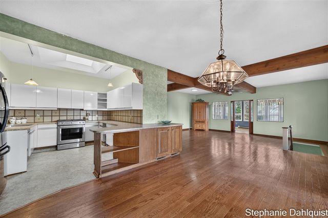 3135 Lakeshore Drive, Muskegon, MI 49441