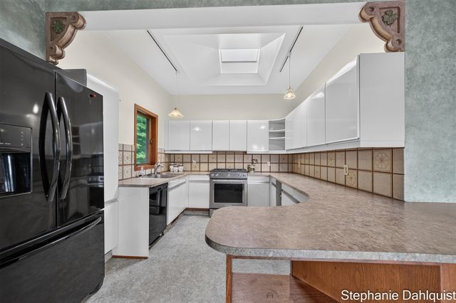 3135 Lakeshore Drive, Muskegon, MI 49441