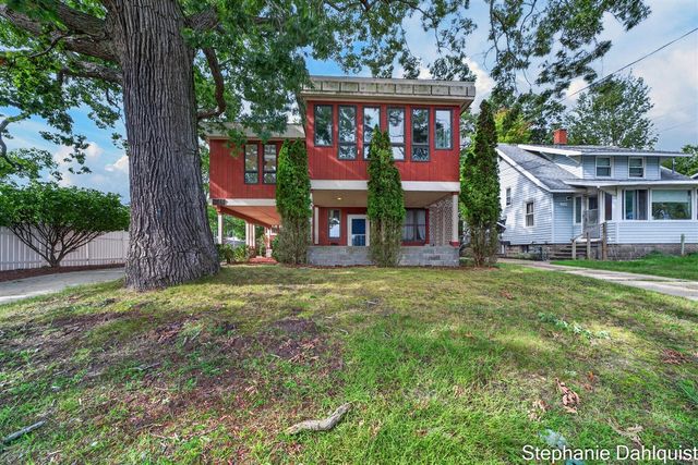3135 Lakeshore Drive, Muskegon, MI 49441