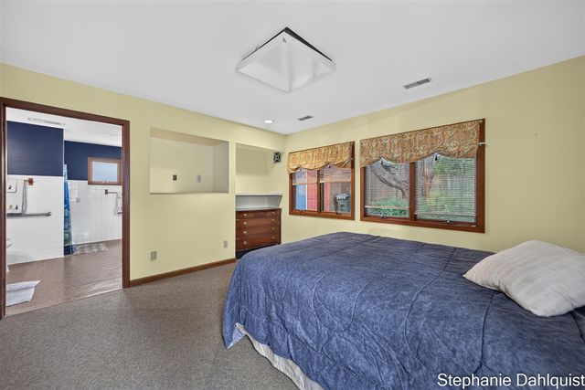3135 Lakeshore Drive, Muskegon, MI 49441
