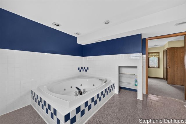 3135 Lakeshore Drive, Muskegon, MI 49441