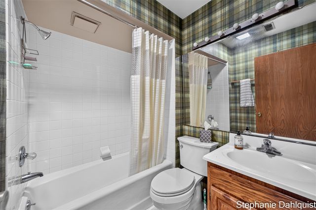 3135 Lakeshore Drive, Muskegon, MI 49441