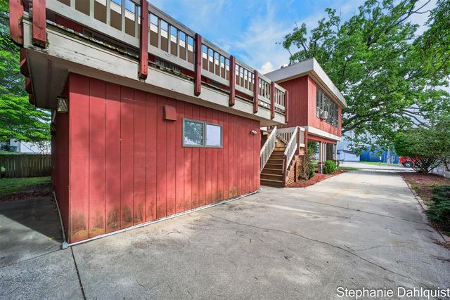 3135 Lakeshore Drive, Muskegon, MI 49441