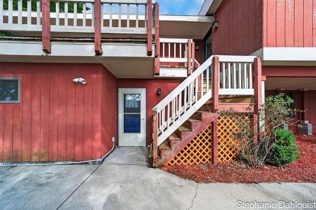 3135 Lakeshore Drive, Muskegon, MI 49441