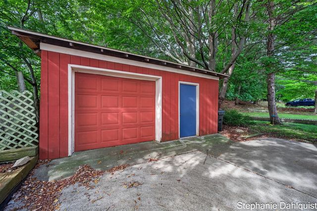 3135 Lakeshore Drive, Muskegon, MI 49441