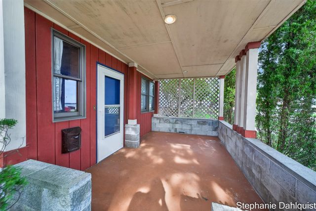 3135 Lakeshore Drive, Muskegon, MI 49441