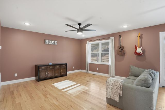 849 S Plank Road, Slate Hill, NY 10973