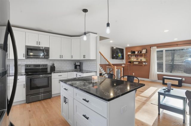 849 S Plank Road, Slate Hill, NY 10973