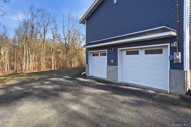 849 S Plank Road, Slate Hill, NY 10973