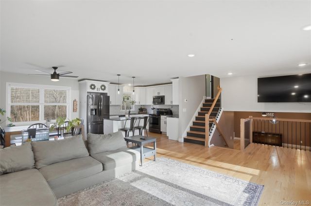 849 S Plank Road, Slate Hill, NY 10973