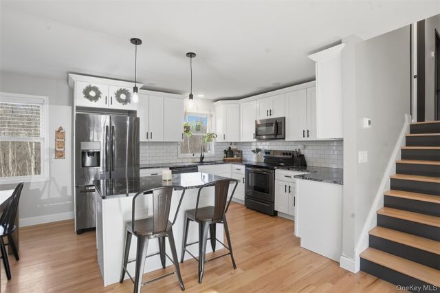 849 S Plank Road, Slate Hill, NY 10973